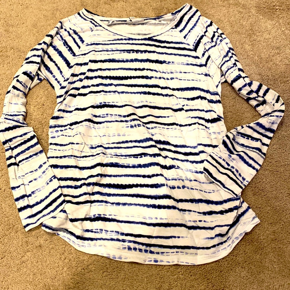 Liz Lange maternity top